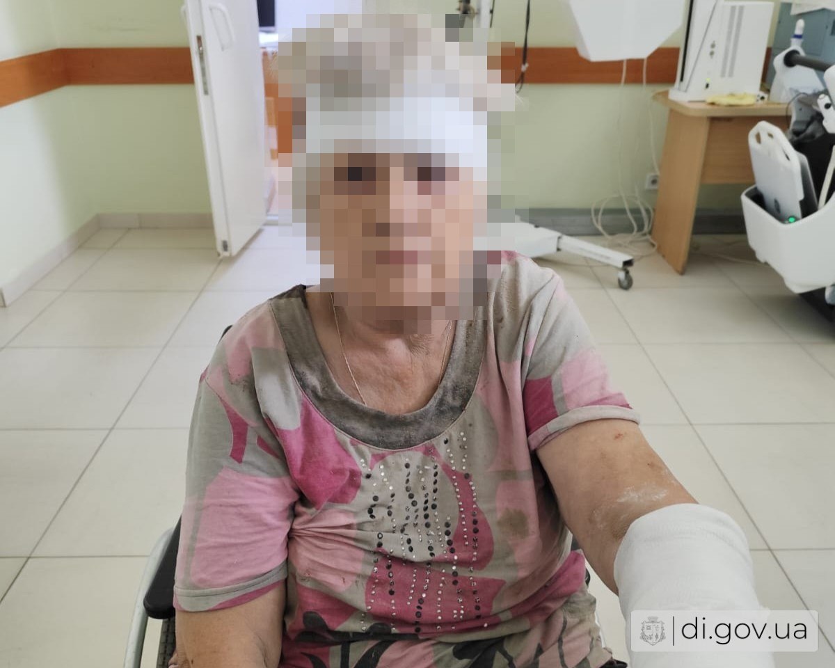 Пошкоджені приватні будинки в селищі Слатиному після авіаудару 14 липня 2026 року