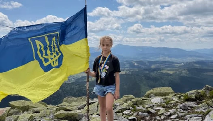 Дев’ятирічна Евеліна Саркісян підкорила всі шість двотисячників Карпат і встановила рекорд України