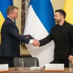 Десять локомотивів