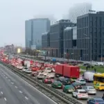 Черги біля станції метро «Осокорки» та затори на дорогах Києва вранці 22 жовтня